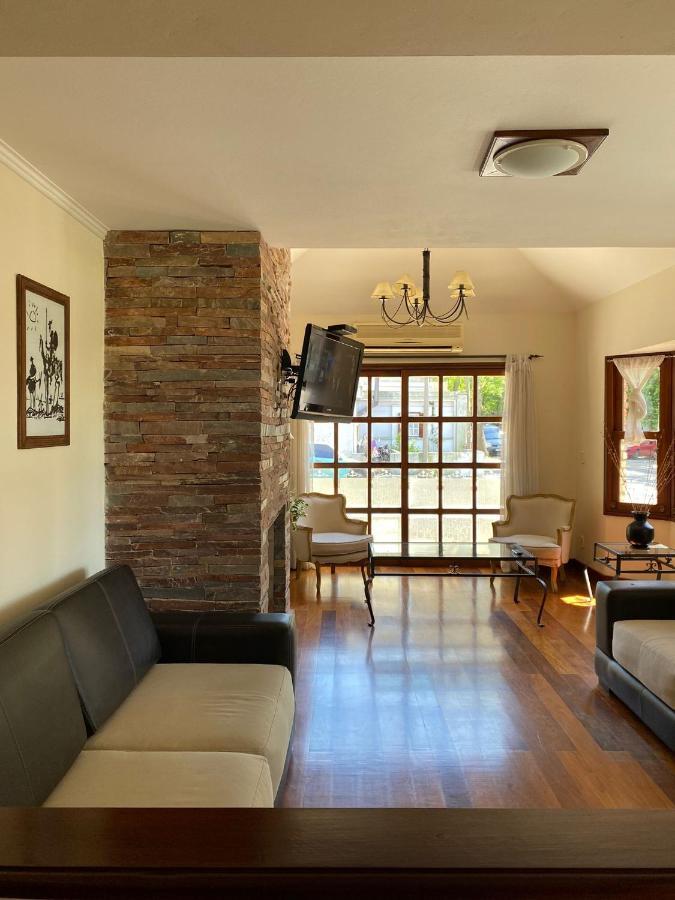 Ayres House Bed & Breakfast